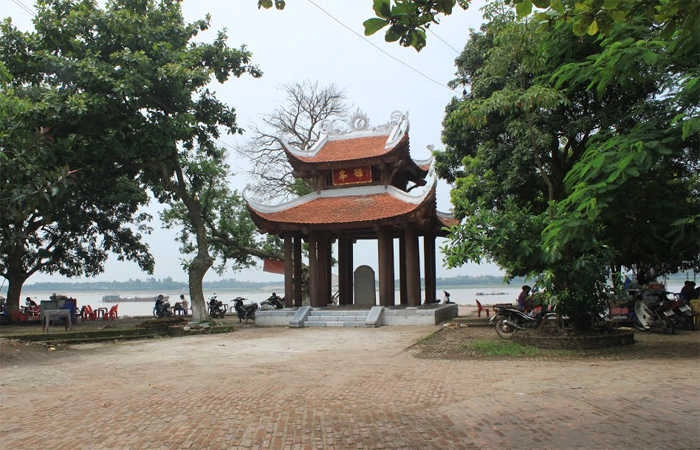 Hình ảnh của đền chử đồng tử tiên dung trầm mặc cổ kính