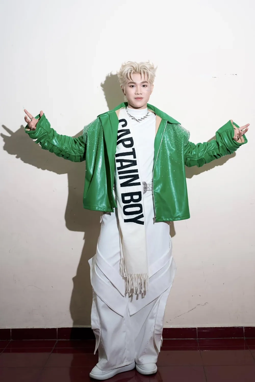 Hình ảnh đáng yêu khó cưỡng của anh Captain Boy cute
