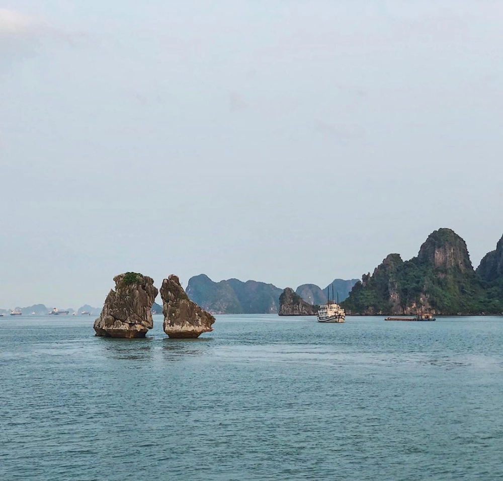 Hình ảnh hòn trống mái hạ long đẹp mê hồn