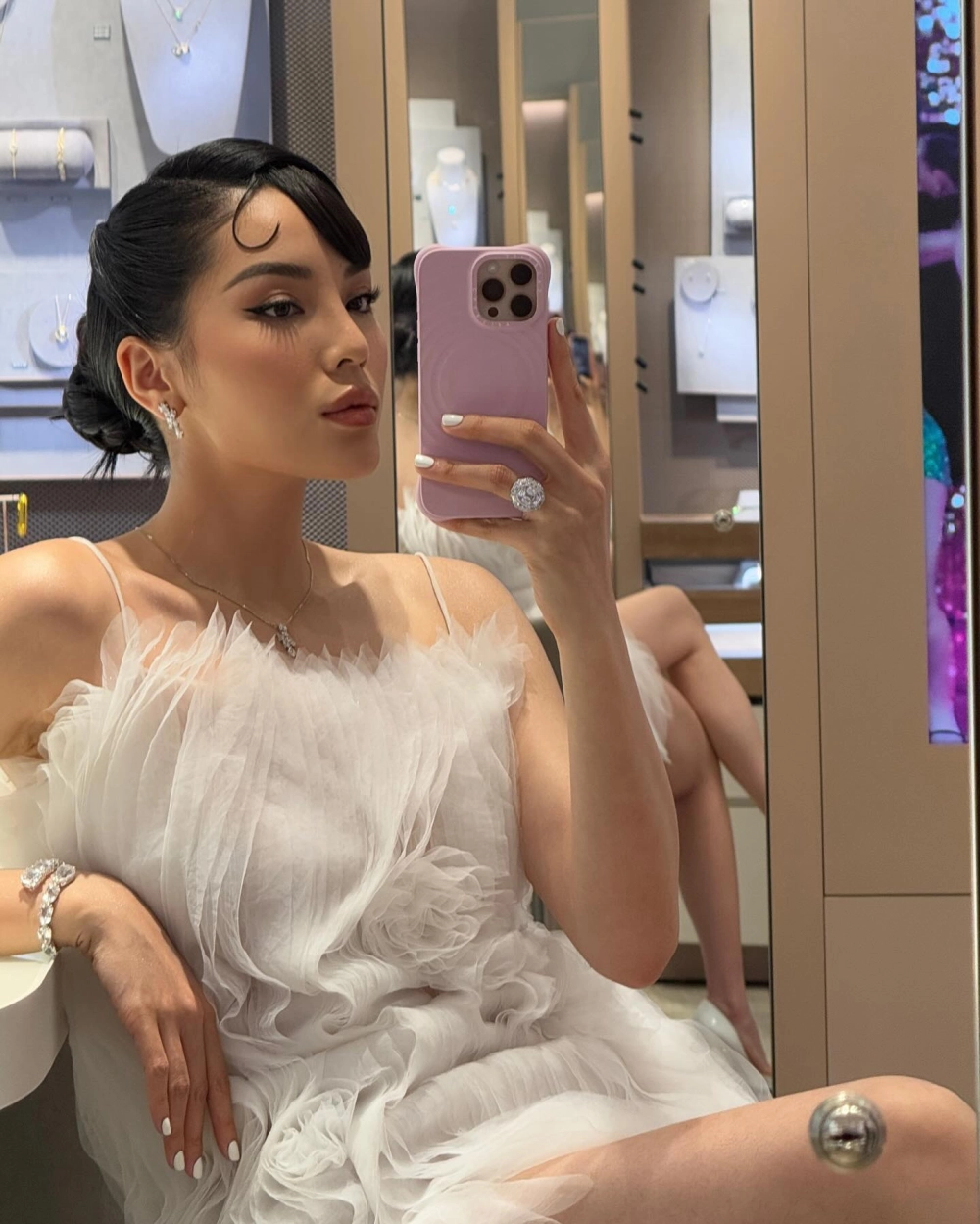 Hình avatar con gái đơn giản mà vẫn rất xinh