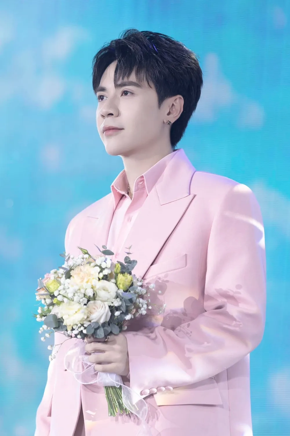 Hit mới Tình đầu quá chén Quang Hùng MasterD khiến fan khóc