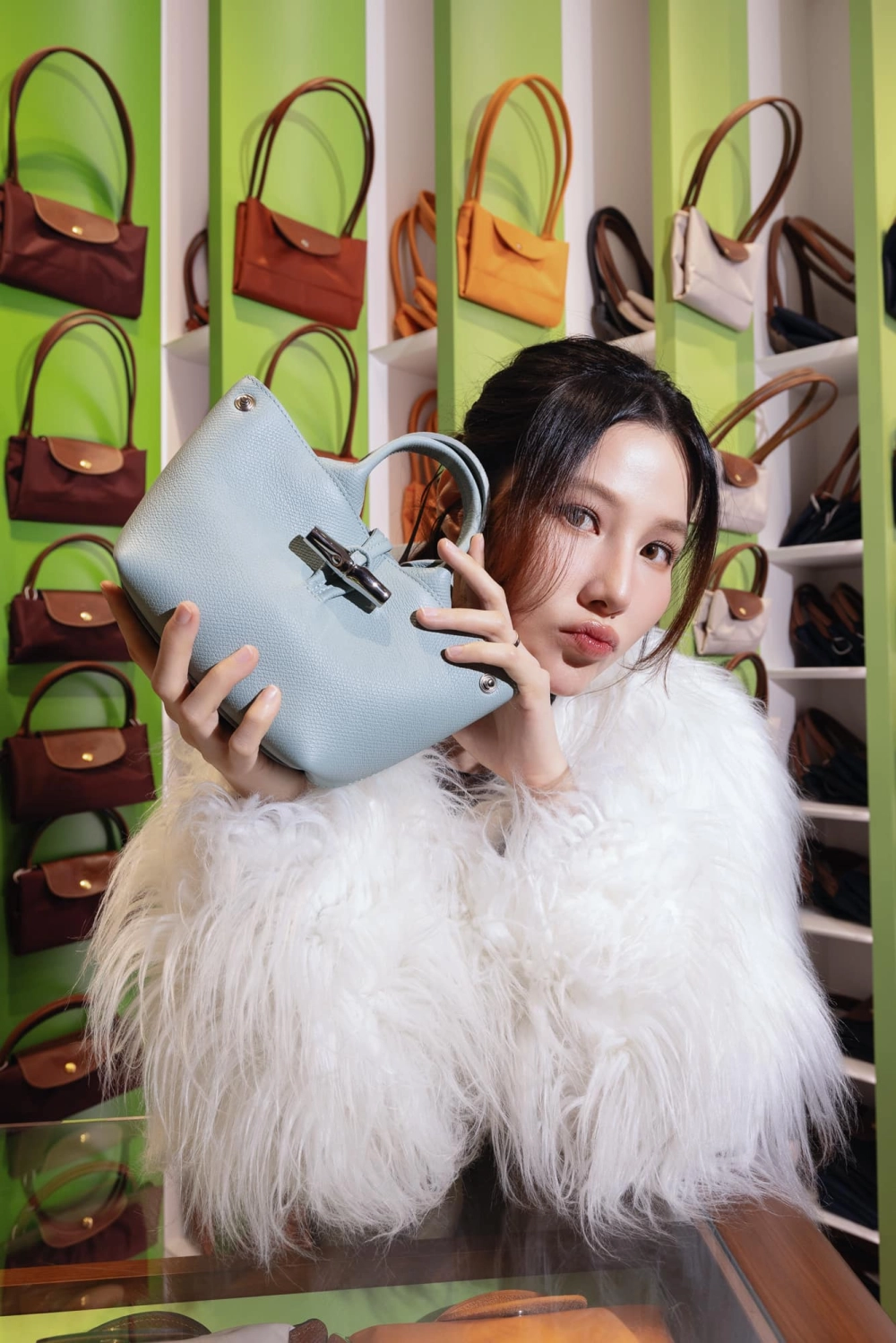 Hoa hậu Diễm My 9x lộng lẫy trên thảm đỏ
