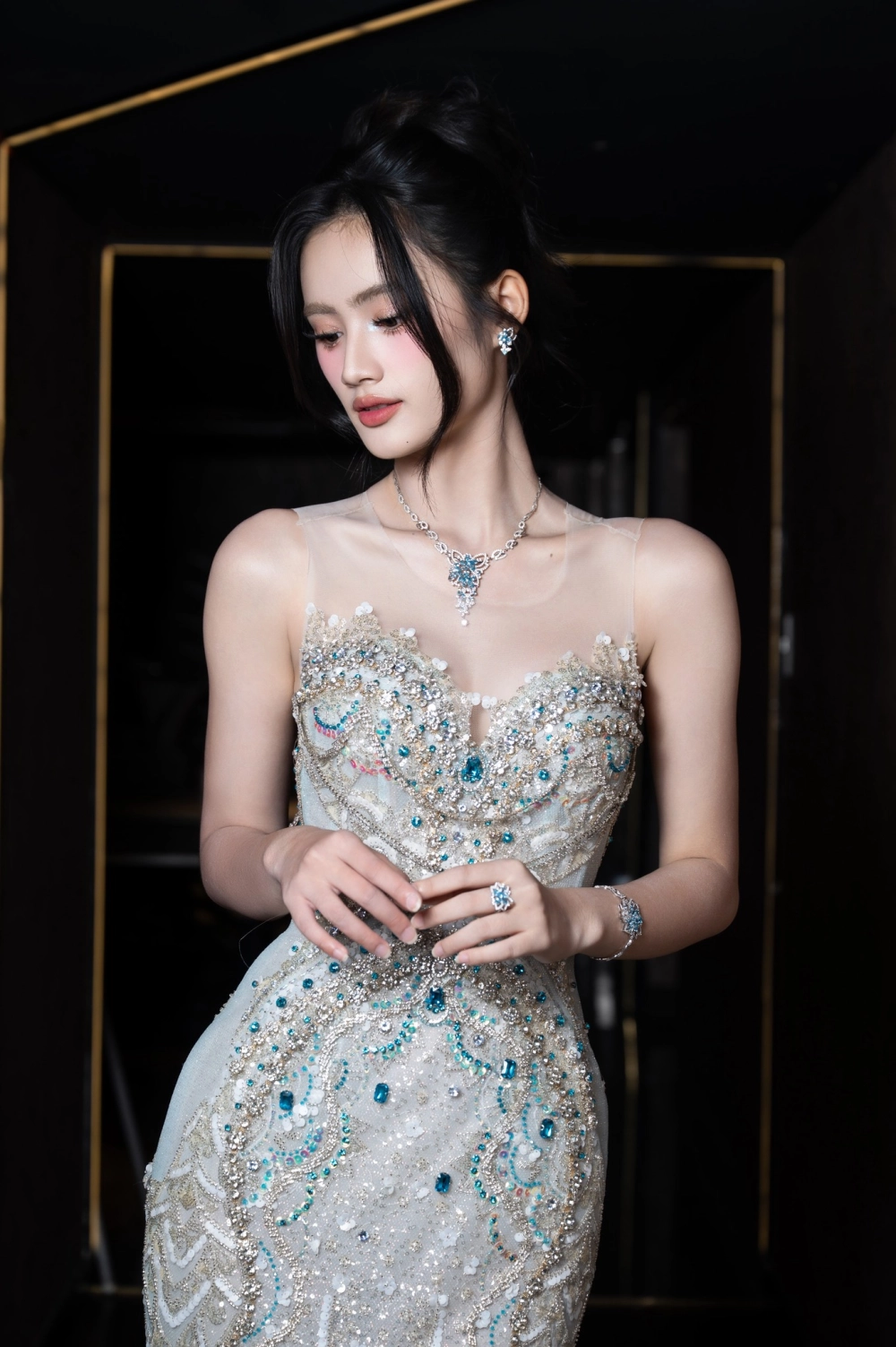 Hoa hậu Ý Nhi đi du học và những khoảnh khắc đáng nhớ