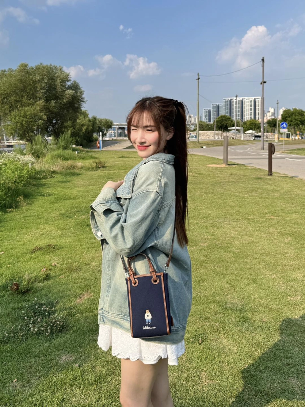 Hòa Minzy bao nhiêu tuổi? Xem cô ấy đã trở thành biểu tượng âm nhạc từ khi nào