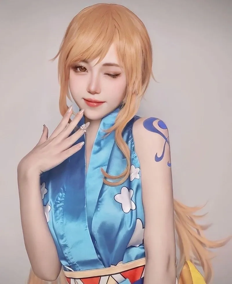 Hóa thân quyến rũ với cosplay Nami phiên bản mới