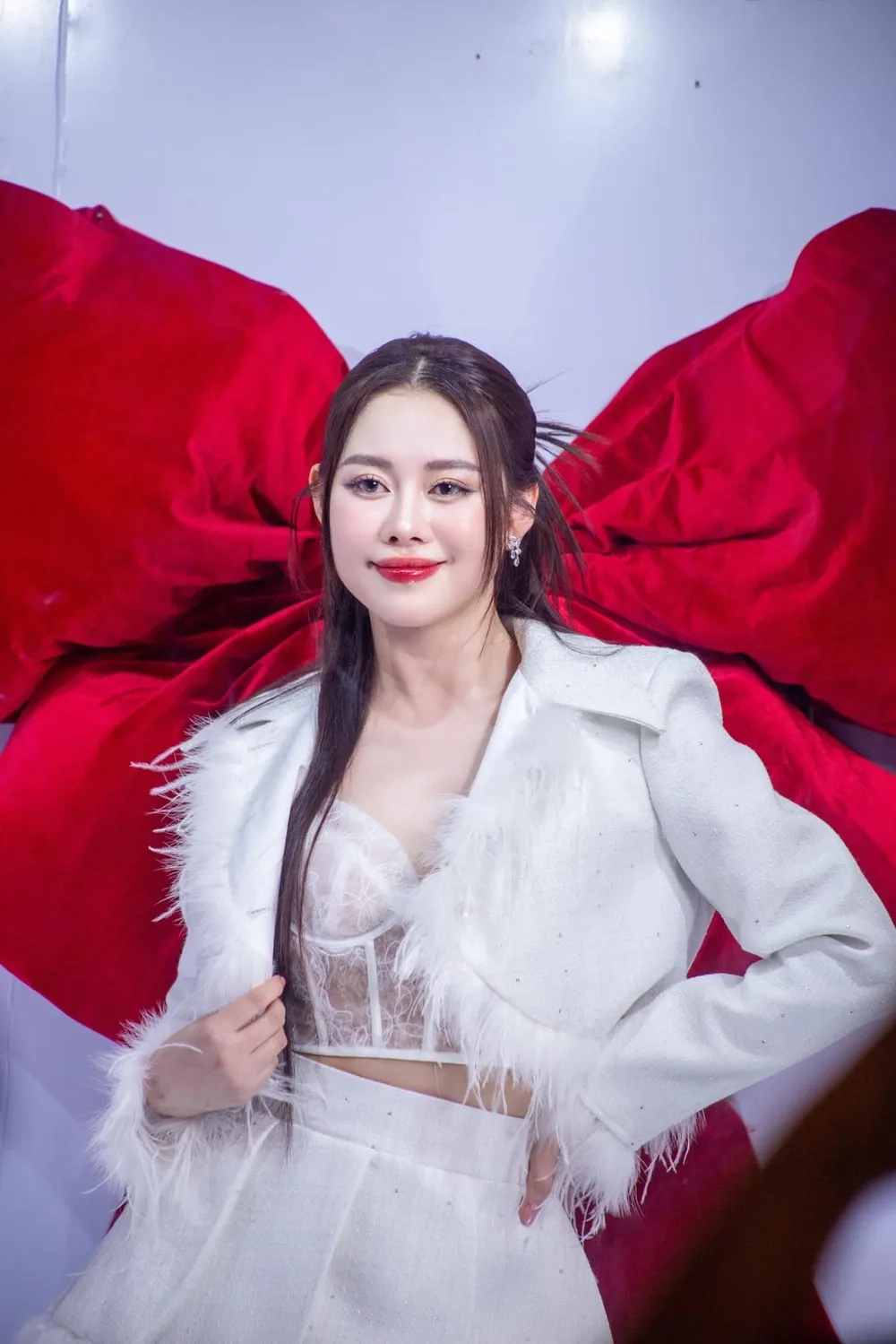 Học ngay bí kíp Việt Phương Thoa makeup