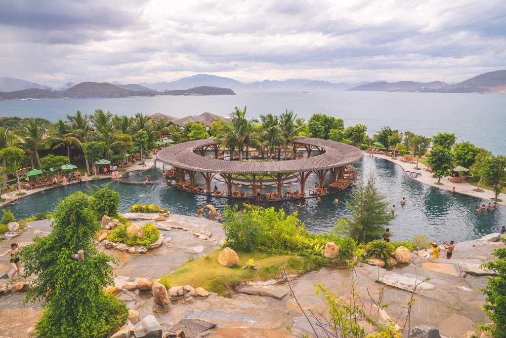 Hòn tằm tour được nhiều bạn trẻ săn lùng trên mạng xã hội