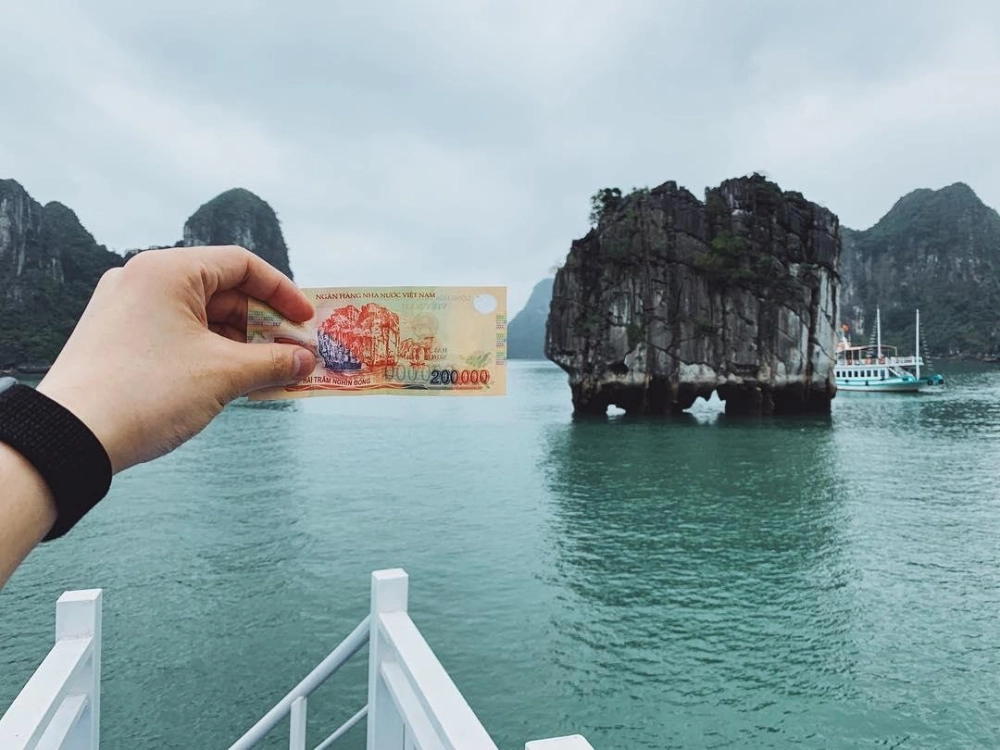 Hòn Trống Mái in trên tờ tiền nào bạn đã biết
