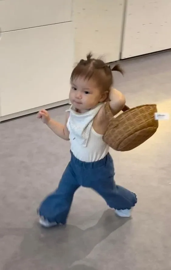 Hot meme Pam đang viral toàn mạng, ai cũng dùng, ai cũng cười