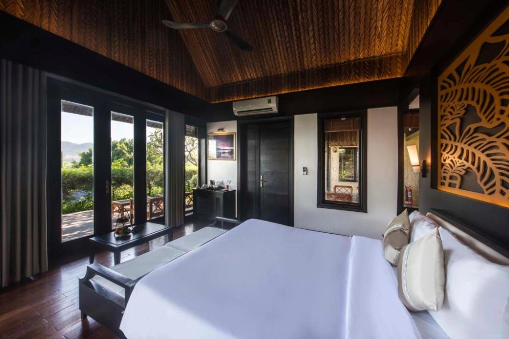 Khách sạn hòn tằm có không gian sang trọng gần gũi thiên nhiên