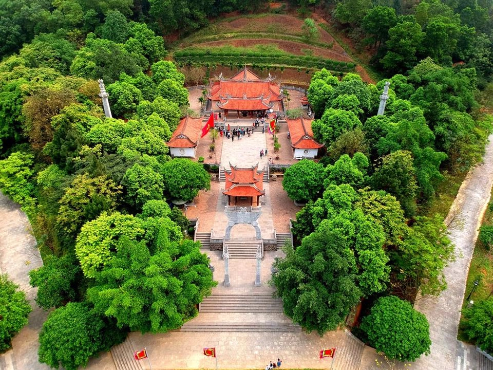 Khám phá đôi nét giới thiệu về Đền Hùng