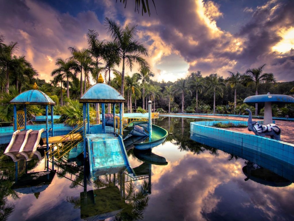 Khám phá hồ thuỷ tiên abandoned water park thừa thiên huế huyền bí