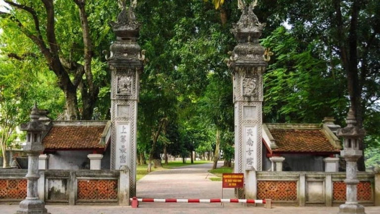 Khám phá kiến trúc nghệ thuật tại Đền Voi Phục cổ kính