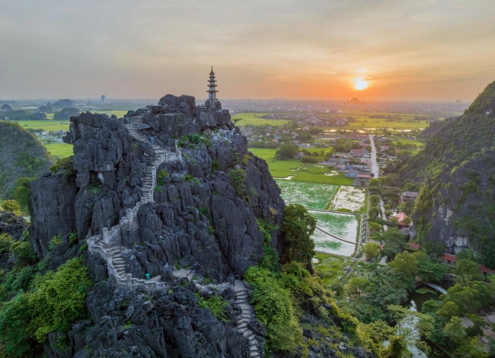 Khám phá Sơ lược về Hang Múa nổi bật tại Ninh Bình