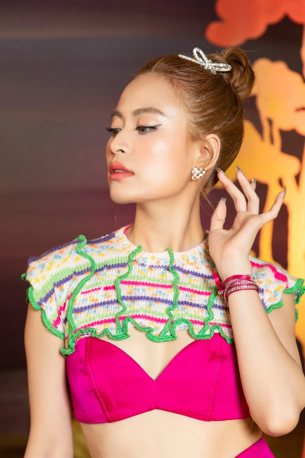 Khám phá sự nghiệp đầy ấn tượng của tiểu sử Hoàng Thùy Linh
