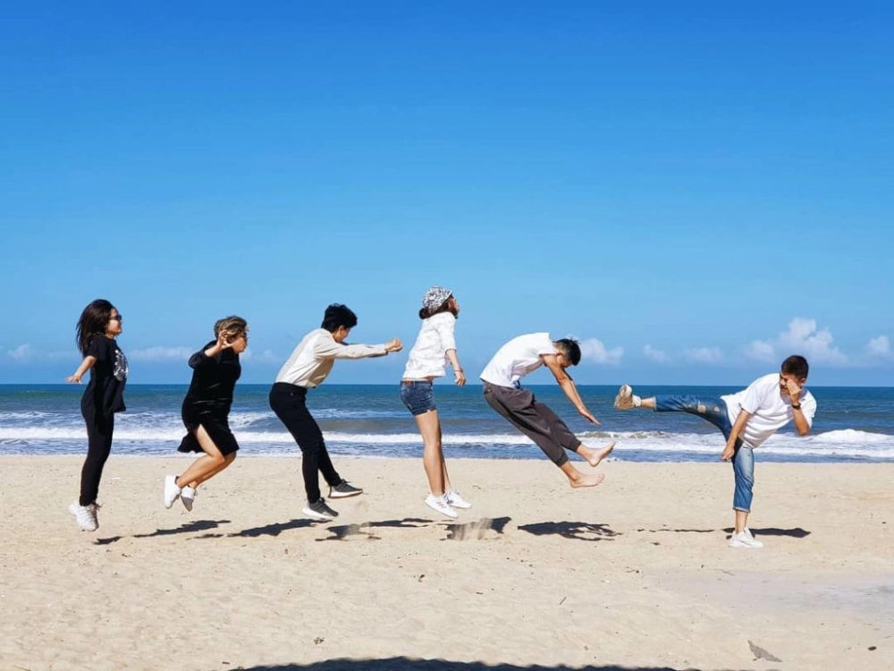 Khám phá vẻ đẹp biển Thuận An Huế hoang sơ
