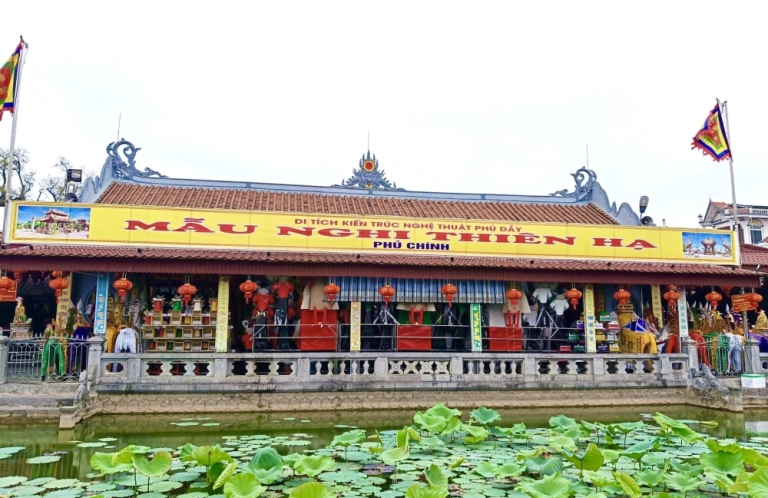 Khám phá vẻ đẹp tâm linh và nghệ thuật tại Phủ Dầy