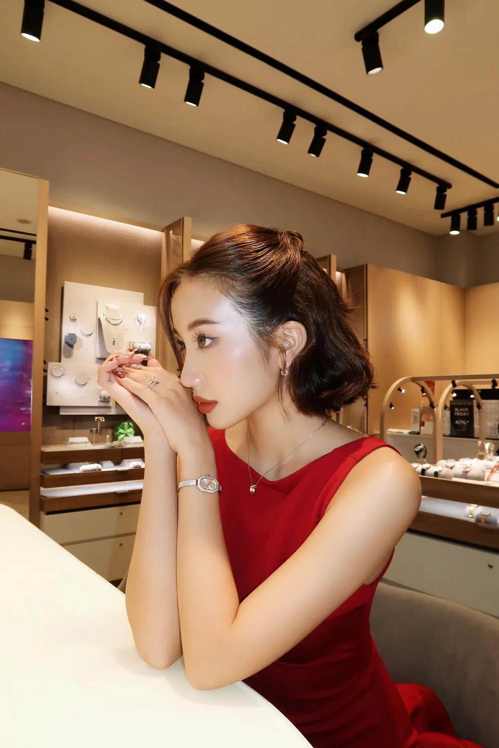 Khám phá vlog mới từ Lê Thị Khánh Huyền vlog