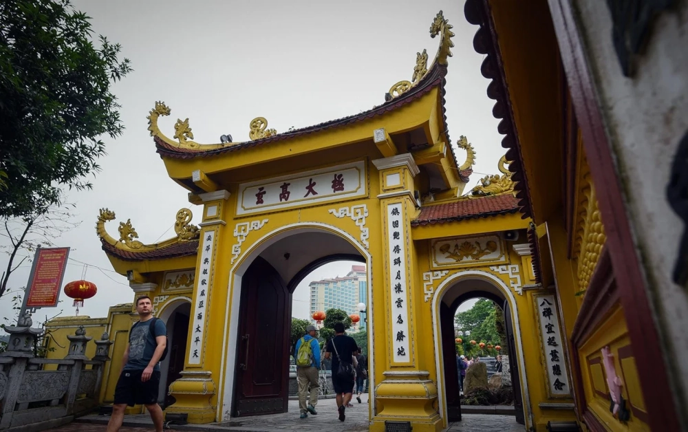 Không gian linh thiêng chùa trấn quốc ở hà nội
