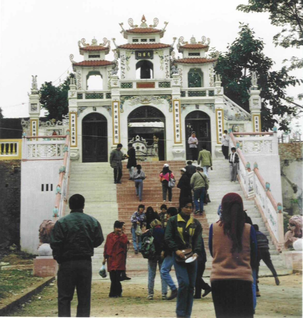 Không gian tâm linh đền bà chúa kho giảng võ yên bình