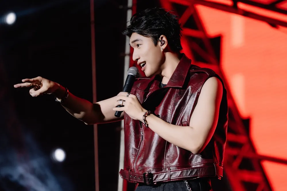 Không thể thiếu cái tên rapper HIEUTHUHAI