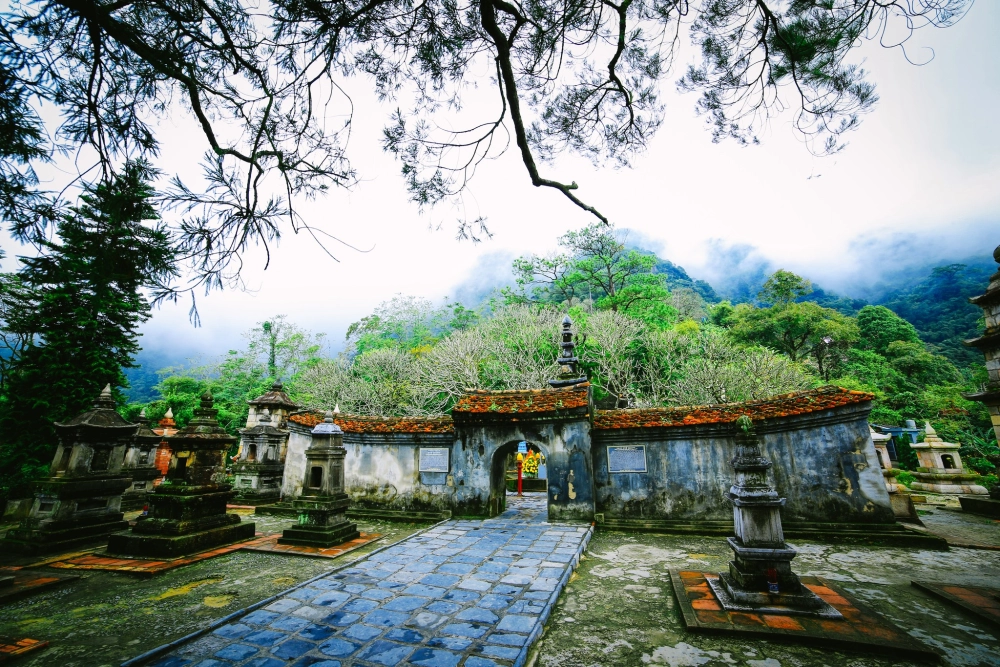 Khu du lịch Yên Tử hòa quyện cảnh và thiền