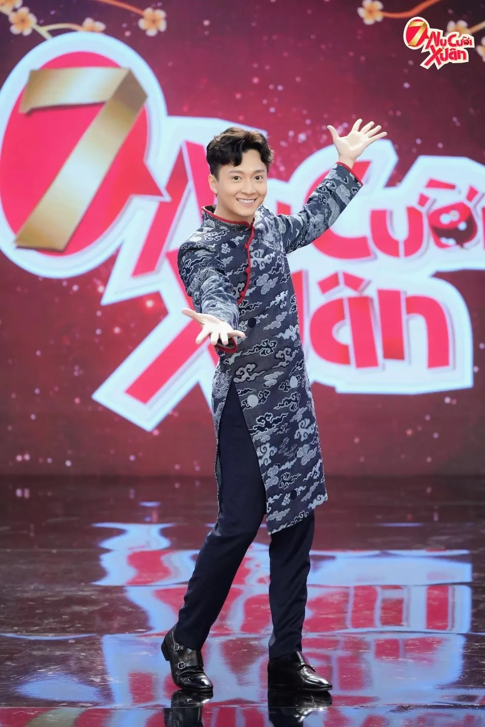 Lắng nghe giọng ca lãng mạn của Ngô Kiến Huy hát