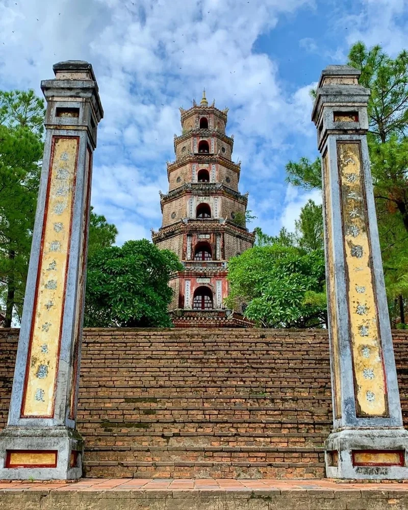 Lặng nhìn thời gian qua hình ảnh chùa thiên mụ huế
