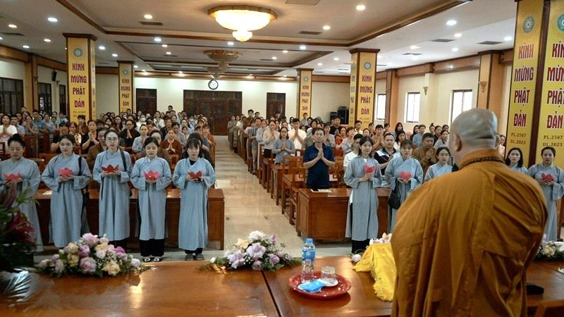 Lễ Phật Đản Chùa Quán Sứ rực rỡ trang nghiêm
