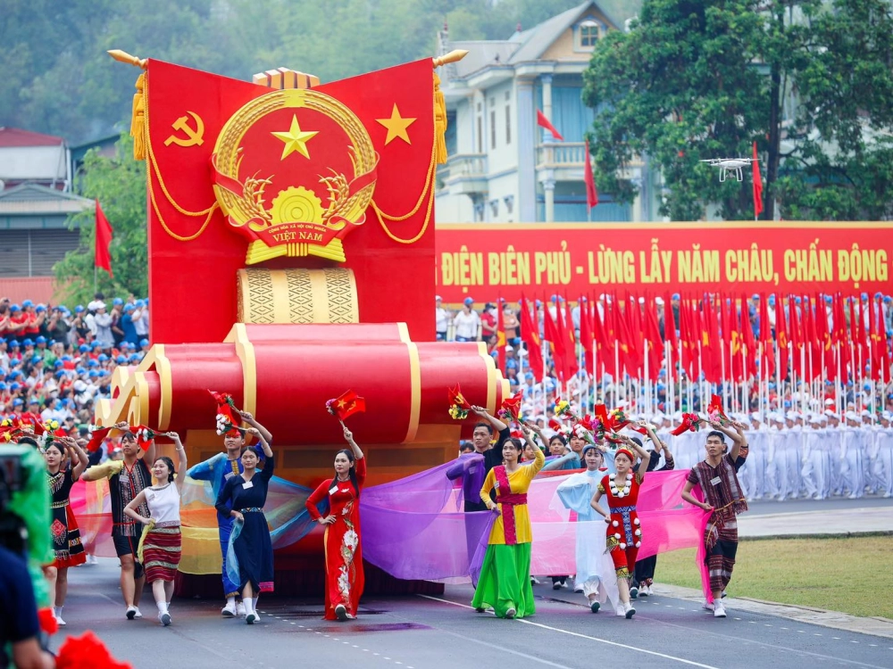 Lịch sử hào hùng qua duyệt binh điện biên phủ lừng lẫy