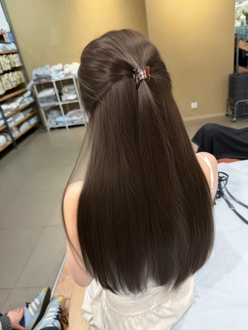 Lột xác với tóc trà đen hàn quốc chuẩn gu hot trend