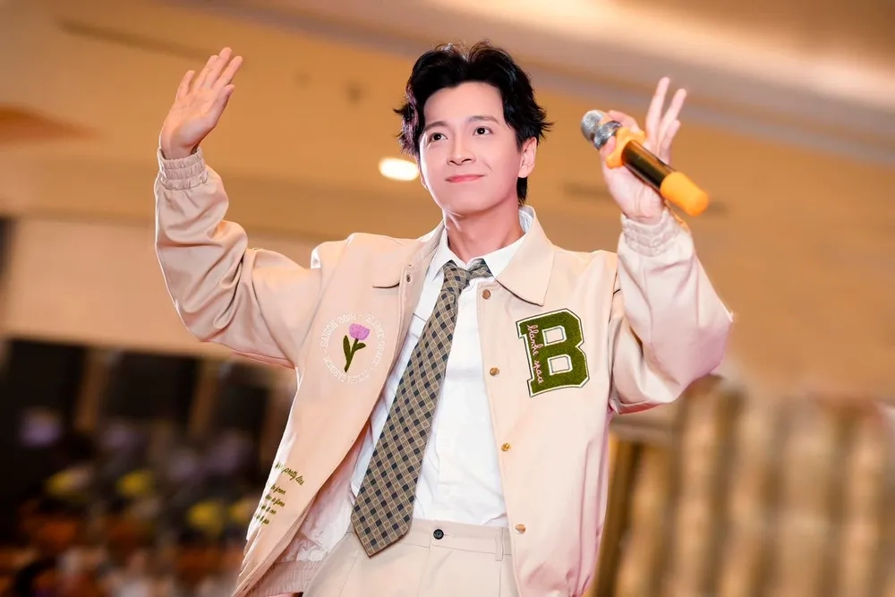 Màn trình diễn cực chất tại Ngô Kiến Huy live