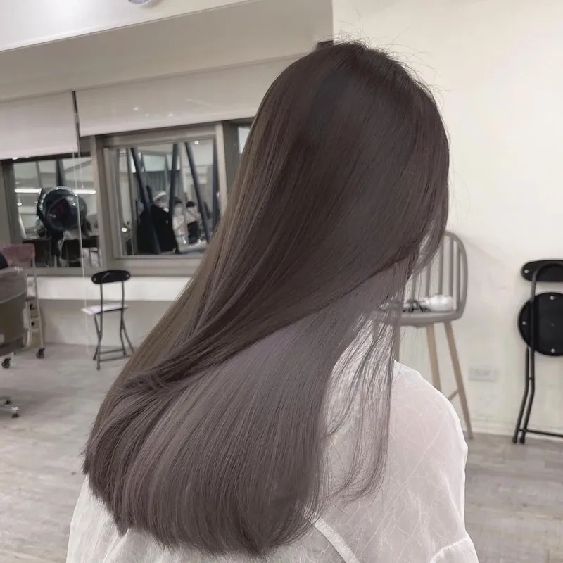 Màu nâu khói có cần tẩy tóc không thợ tóc tiết lộ