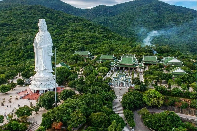 Một điểm tâm linh nổi tiếng chùa linh ứng đà nẵng
