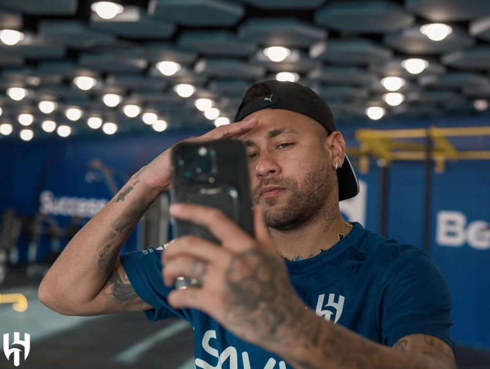 Neymar jr hairstyle thường trở thành xu hướng được giới trẻ yêu thích.