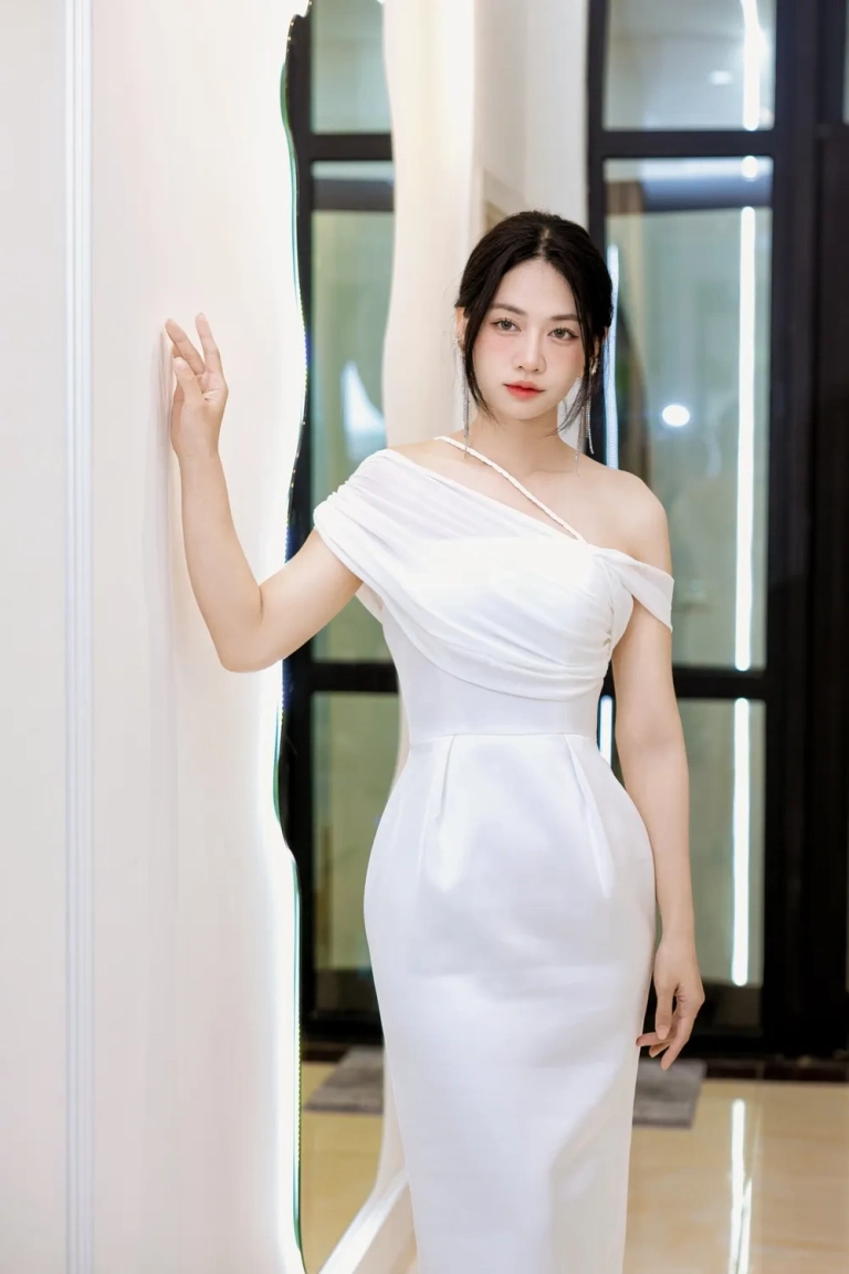 Ngắm nhìn ảnh Lê Bống rạng rỡ trong từng khoảnh khắc