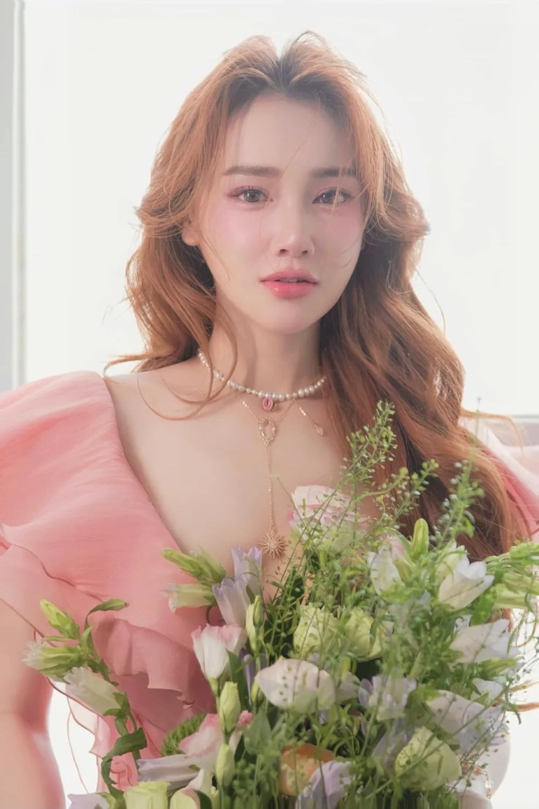 Ngắm nhìn loạt ảnh Nhã Phương đẹp dịu dàng hút hồn