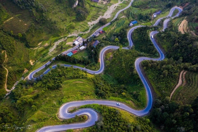 Ngắm nhìn vẻ đẹp kỳ vĩ của Đèo Mã Pí Lèng Hà Giang