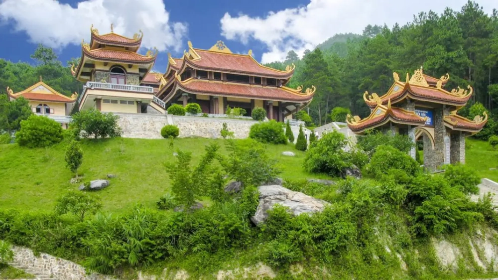Ngắm trọn hình ảnh chùa Tây Thiên tuyệt đẹp