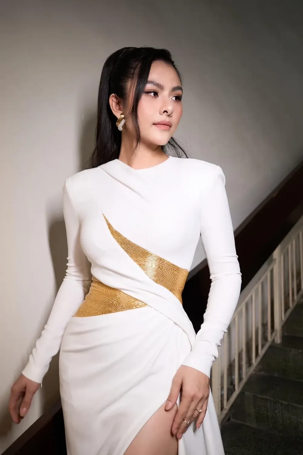 Nhan sắc nổi bật của hoa hậu Vân Trang