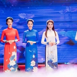 Nhan sắc rạng ngời: Khám phá những mẫu áo dài hoa hậu đẹp nhất 2026