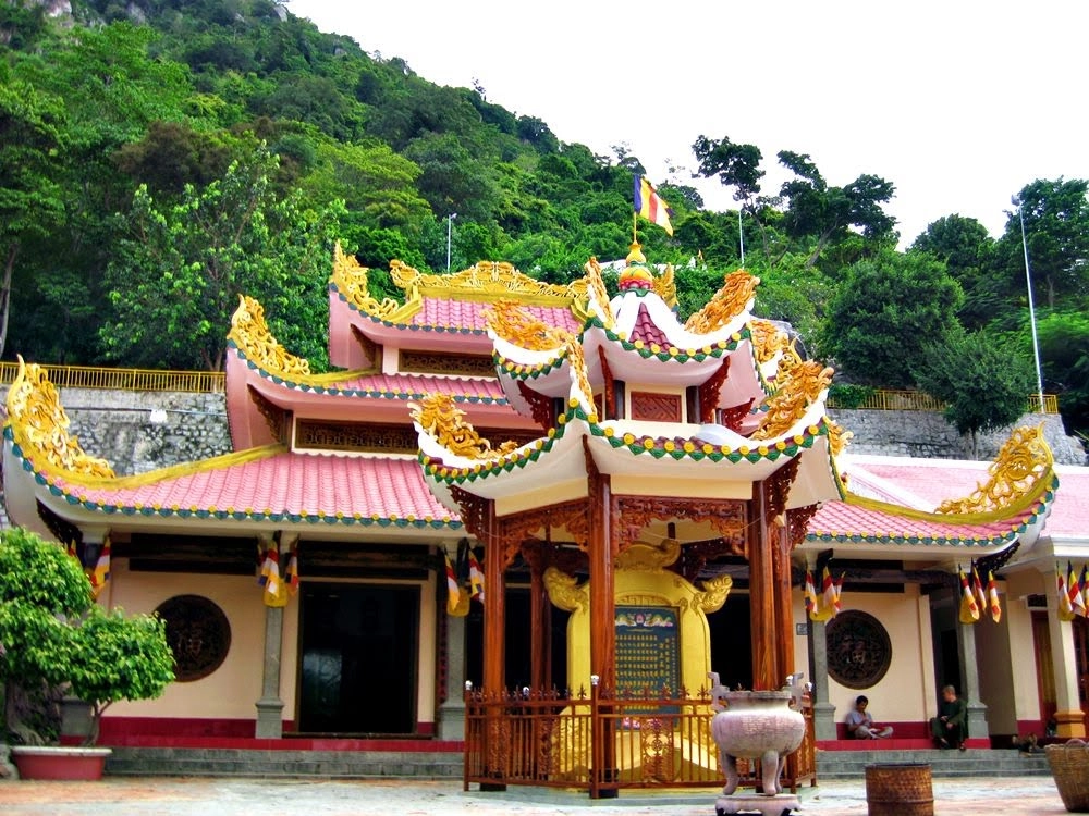 Núi Bà Đen có chùa gì, chính là Linh Sơn