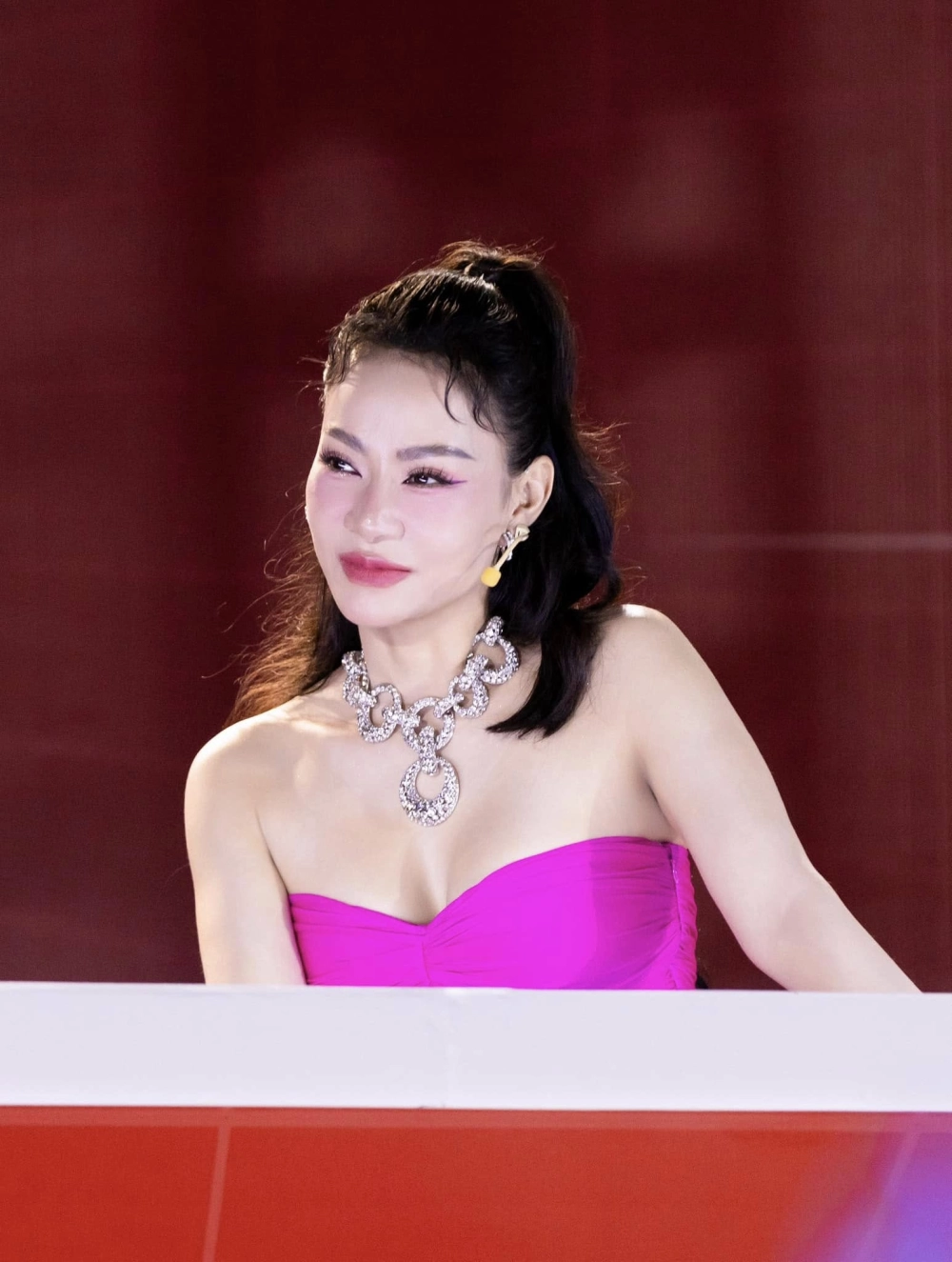 Sàn nhạc rực lửa cùng Thu Minh remix