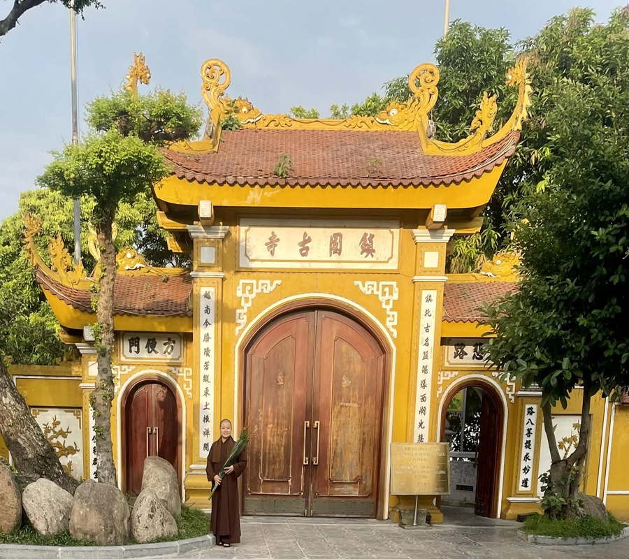 Sự tích chùa Trấn Quốc trong dân gian xưa