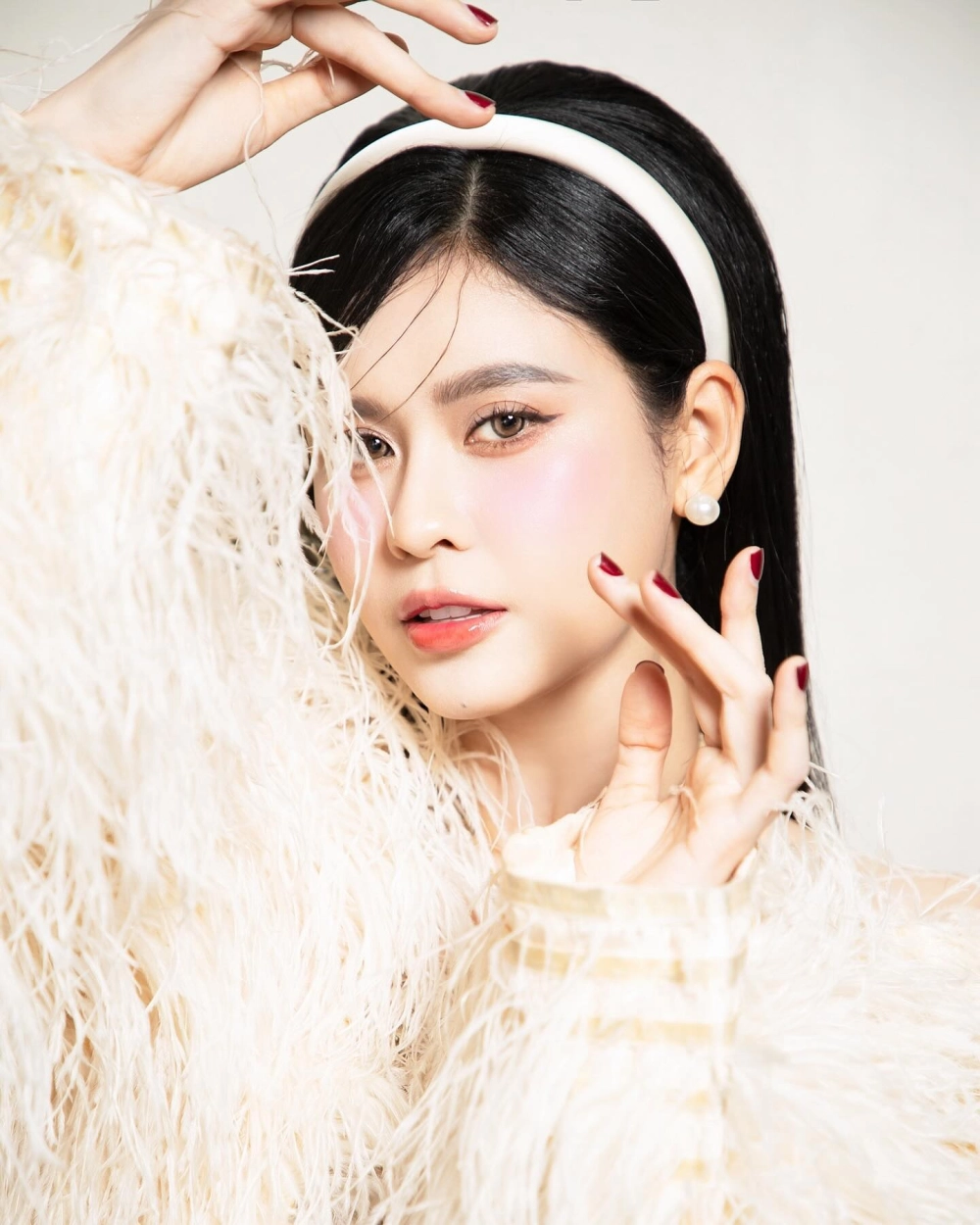 Tải ảnh avatar đẹp cho con gái cute giúp trang cá nhân thêm nổi bật và thu hút.