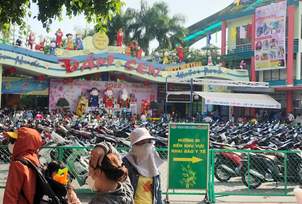 Tham khảo ngay giá vé vào cổng công viên nước đầm sen siêu ưu đãiTham khảo ngay giá vé vào cổng công viên nước đầm sen siêu ưu đãi