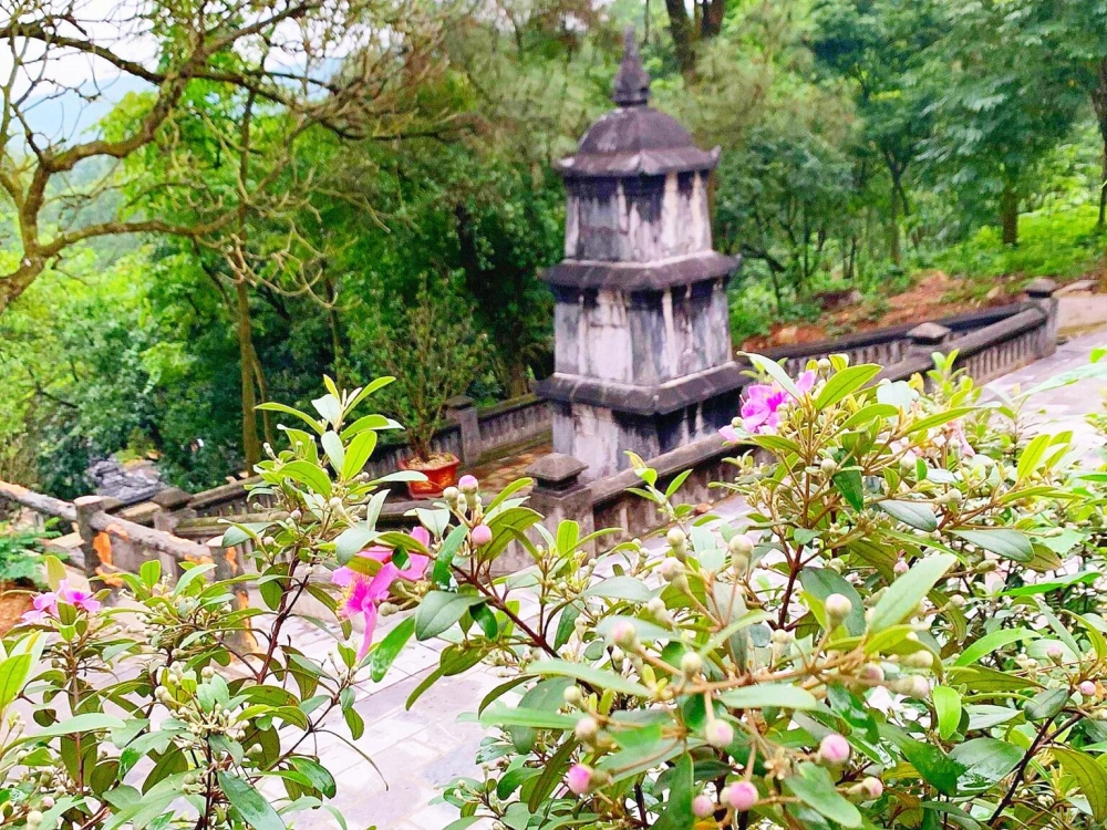 Tham khảo thêm hình ảnh chùa côn sơn cổ kính