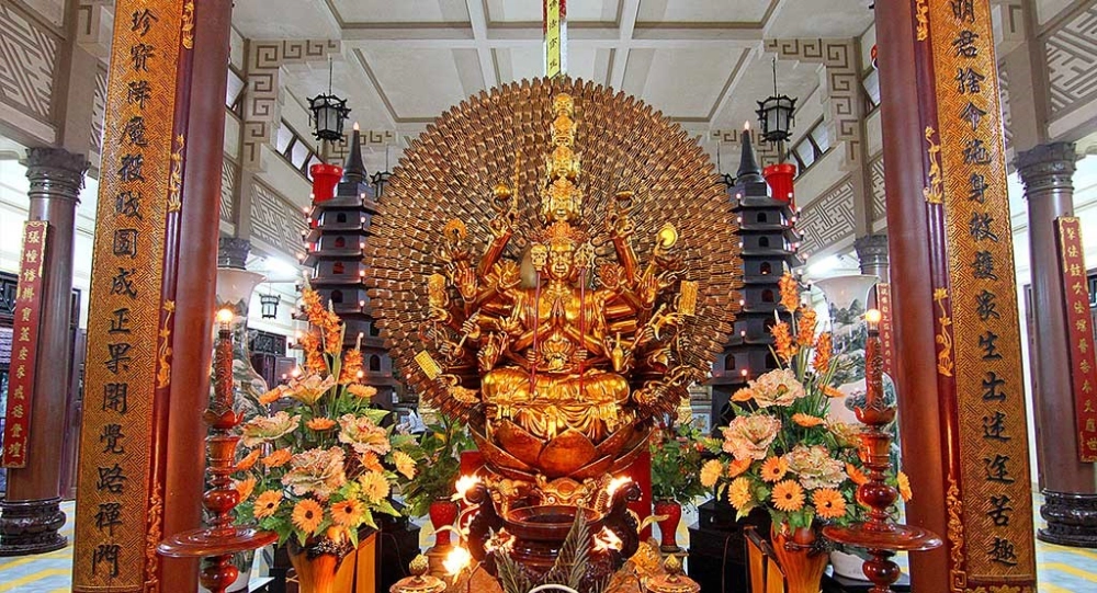Tham quan chùa Long Sơn, ngắm cảnh đẹp và chiêm bái Phật pháp