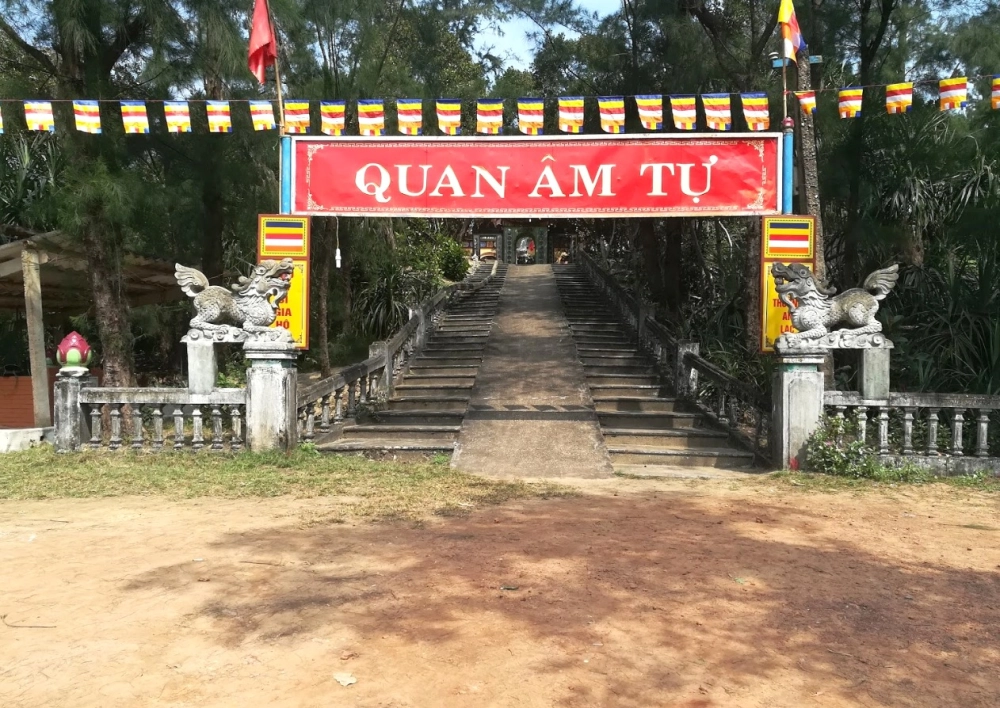 Tham quan chùa Quan Âm là trải nghiệm tâm linh ý nghĩa.
