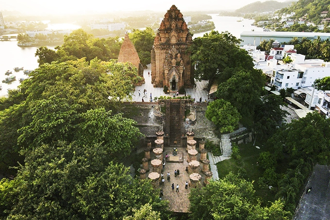 Tham quan tháp bà ponagar đẹp và huyền bí